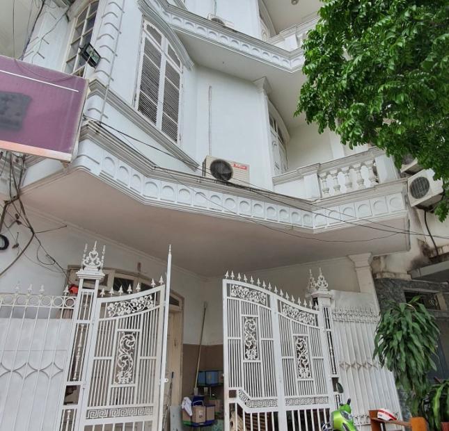 Cho thuê nhà mặt  ngõ  Phạm Tuấn Tài Dt 70m, 5 tầng, mt 5m,.Giá 20tr/th.LH-0968.810.861