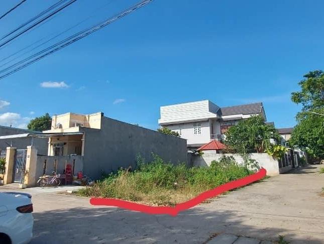  Bán đất  gần đường Nguyễn Trãi,thị trấn Long Điền, hướng Tây Bắc.