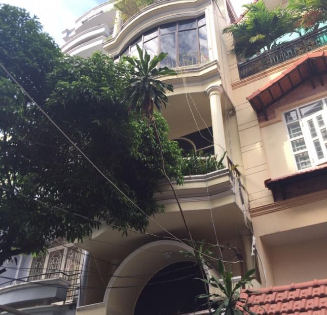 Nhà của người nổi tiếng, HXT Thành Thái, P14, Q10, 128m2, 3 tầng, ngang 6.1m