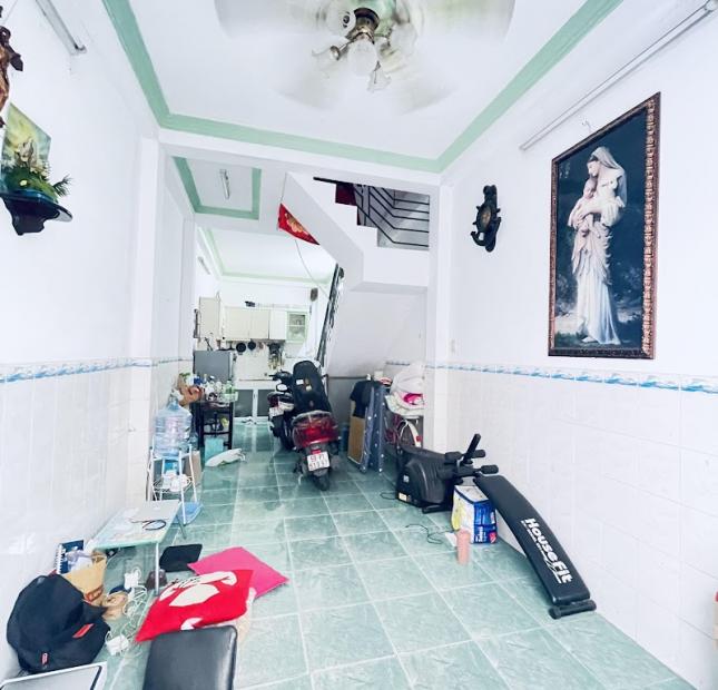 Nhà cần bán gấp Trần Xuân Soạn, phường Tân hưng q7 giá rẻ bất ngờ.