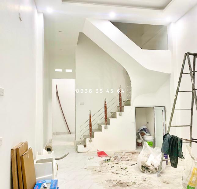 BÁN NHÀ CÁCH 20M RA MẶT PHỐ LỚN TRUNG TÂM THANH XUÂN NGÕ RỘNG Ô TÔ QUA NHÀ, 6 TỶ NHỈNH. LH: 0936354564