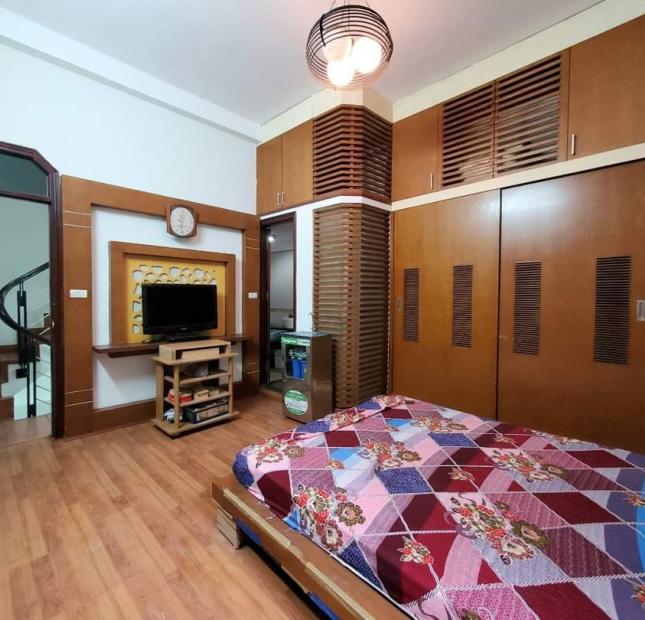 Bán nhà 5 tầng đường Kim Mã, quận Ba Đình, nhỉnh 3 tỷ