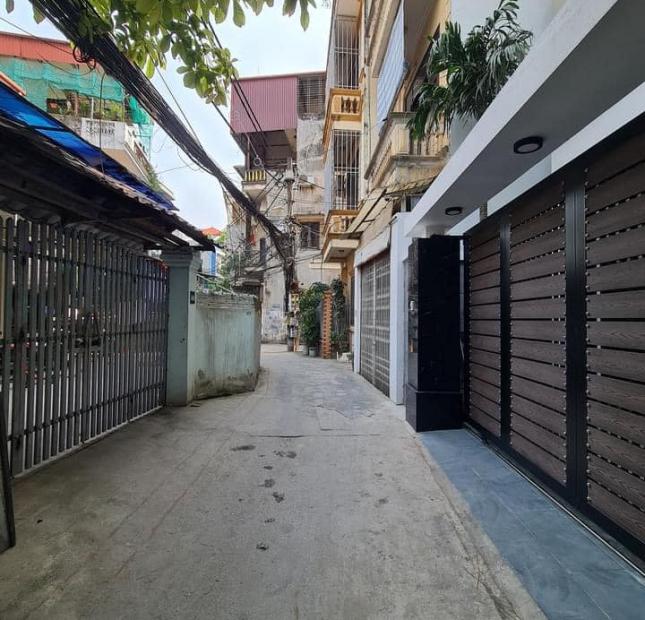 Bán đất tặng nhà Nguyễn Văn Cừ - Long Biên 85m MT4.4m giá 6.3 tỷ.