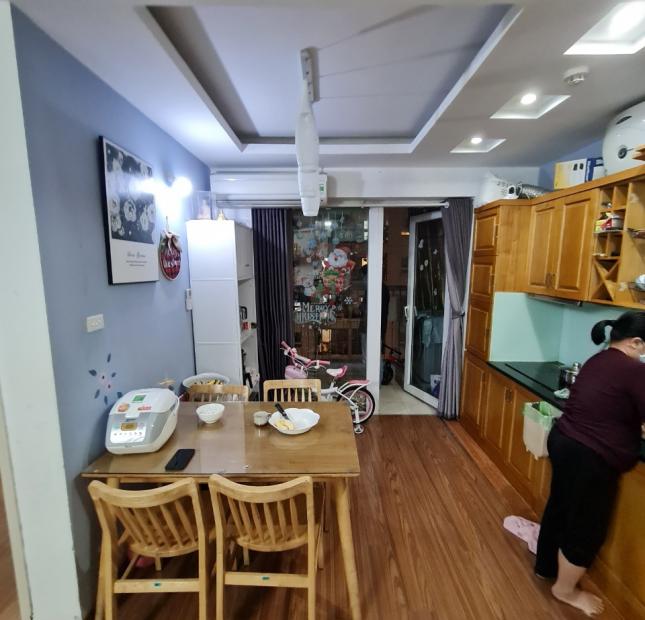 Bán căn hộ tòa 17T1 thuộc CT2 VINACONEX 3 mặt đường Trung Văn 2 phòng ngủ giá thiện chí