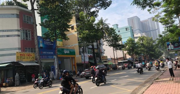 Bán nhà MT Lý Thường Kiệt, Q10 - ngay trụ sở VNPT - diện tích (10x20m) 3 tầng. HĐ 67tr/tháng