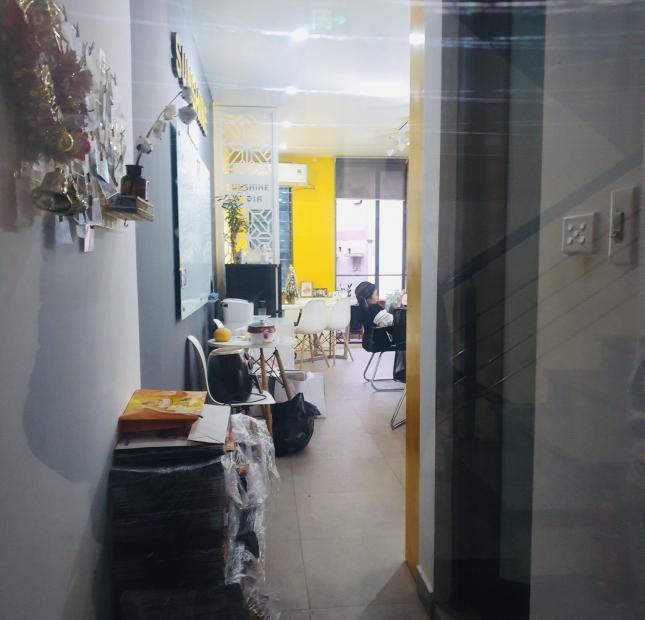 Rao bán toà nhà 7 tầng đồ sộ mặt phố, gần bệnh viện Thanh Nhàn, làm trụ sở công ty, bệnh viện, spa... LH: 0936354564