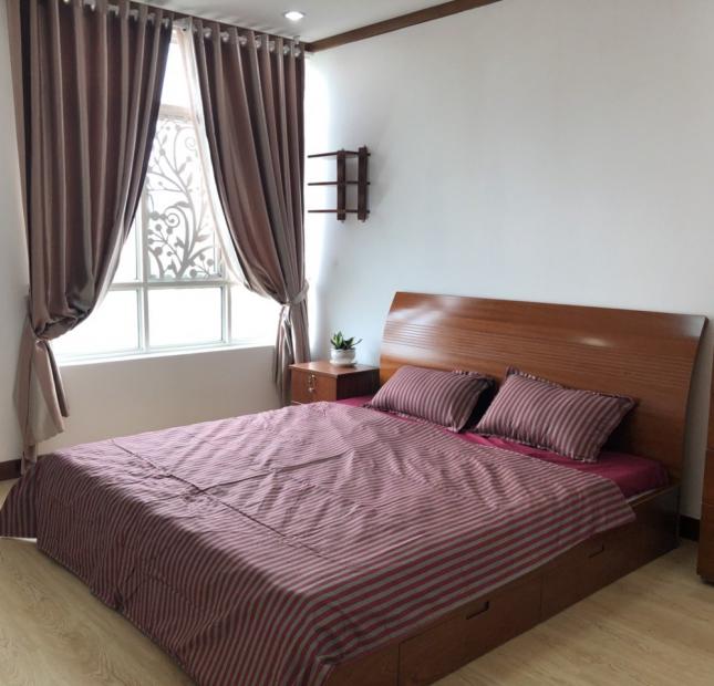 Cần cho thuê căn hộ chung cư 203 Nguyễn Trãi   Quận 1. DT 60 m2,  2 pn, 1wc, nhà đẹp