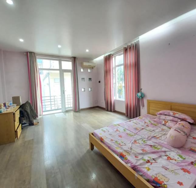 Phố vip quận Hai Bà Trưng, 56m2 * 5T, nhỉnh 5 tỷ, gần phố, ngõ xe tải, nhà đẹp ở ngay