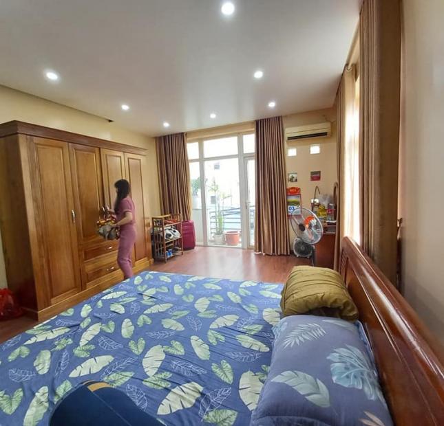 Phố vip quận Hai Bà Trưng, 56m2 * 5T, nhỉnh 5 tỷ, gần phố, ngõ xe tải, nhà đẹp ở ngay