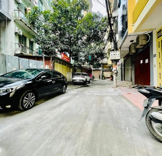 Bán nhà  Phạm Văn Đồng, ô tô tránh vào nhà, lô góc,kinh doanh 40m2x4T gần 6.4 tỷ