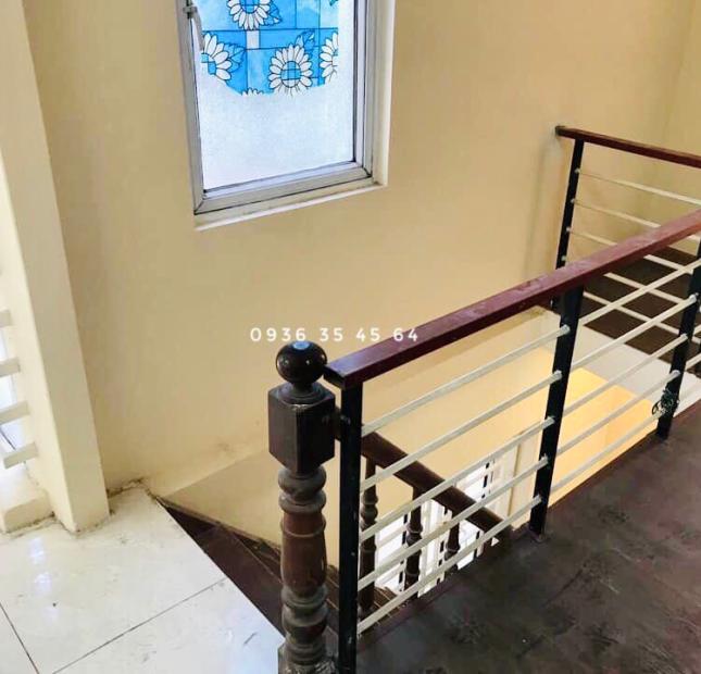 1 TỶ 6 có nhà Ngõ Quỳnh Hai Bà Trưng: 72m2 sân chung, S=53m2 xây 2 tầng, 6 PN. LH gấp: 0936354564