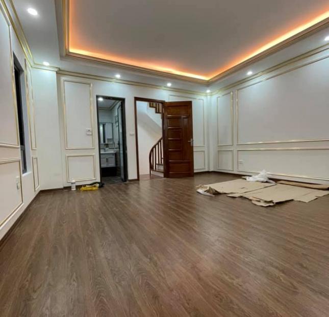 Chính chủ bán nhà Nguyễn Văn Cừ,siêu đẹp,cách mặt đường lớn chỉ 50m,ngõ thông ,ô tô đỗ trước cửa,mua đất tặng nhà 4 tầng,lh 0366787719