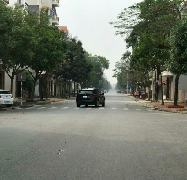 Bán đất MP Nguyễn Thị Định, Đông Nam Cường, TP HD, 136m2, mt 8m, đường 20.5m