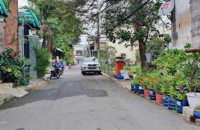 Bán 2 dãy trọ, Ngay chợ Thủ Đức, P. Trường Thọ. dt 400m2 