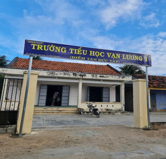 666tr cho 88m2 đất Vạn Lượng, Vạn Ninh. Chỉ 50m ra Quốc lộ 1A, Đường 6m. Lh 0877817368