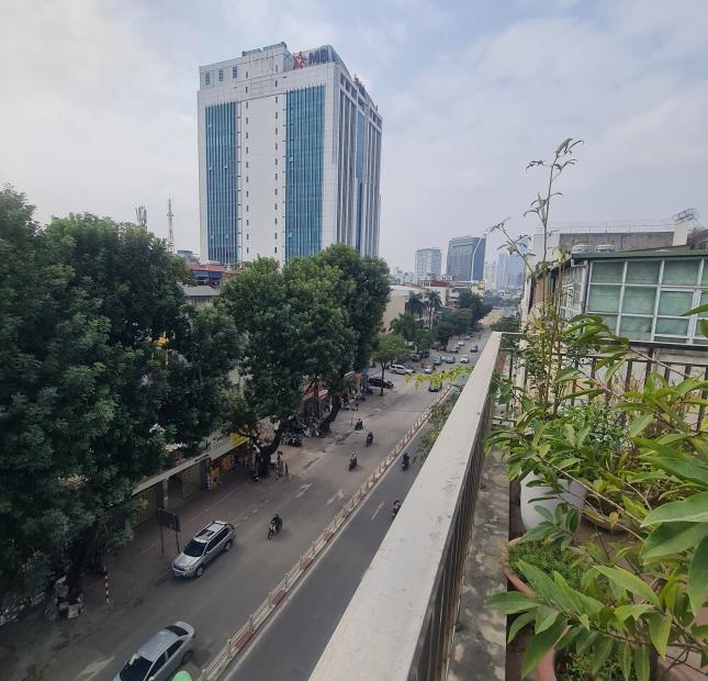 Bán nhà mặt phố Cát Linh 6 tầng thang máy, giá 28 tỷ.
