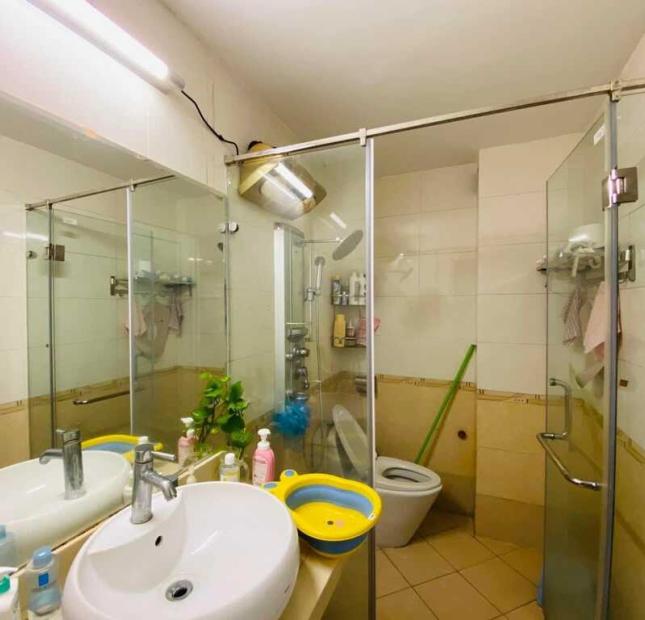  Nhà đẹp Đường Láng, gần phố, 43m2, 5 tầng, 5 ngủ, giá chỉ 6.5 tỷ.
