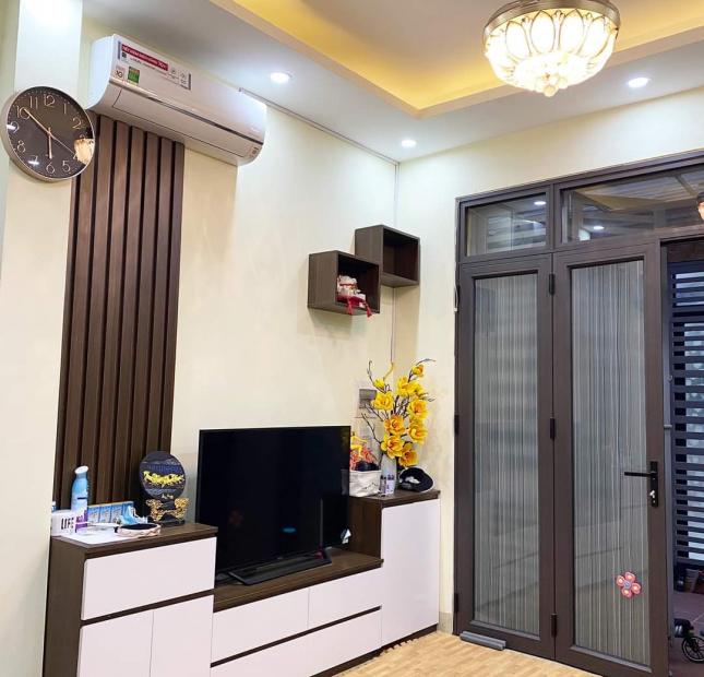 Cần tiền bán gấp căn nhà 3 tầng ở vân canh,đồ dùng đầy đủ về ở luôn,giá tầm 2 tỷ.