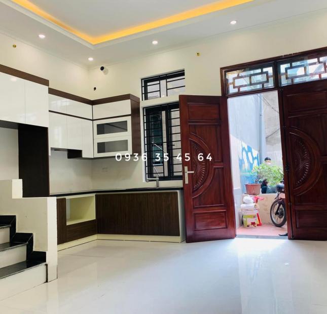 20M RA PHỐ ĐẠI LA - NHÀ MỚI XÂY 5 TẦNG ĐẸP THOÁNG, MẶT TIỀN BỀ THẾ - TRƯỚC NHÀ CÓ SÂN ĐỂ XE - 4 TỶ 6 (ẢNH, THÔNG TIN THẬT 100%)