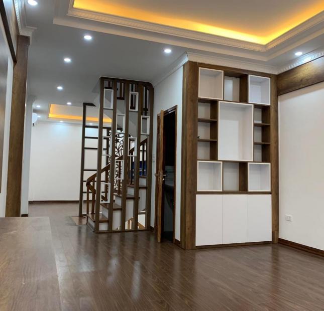 Cực Vip, Nhà đường Lạc Long Quân, Ngõ to, vài bước chân ra đường lớn