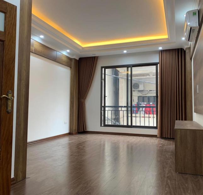 Cực Vip, Nhà đường Lạc Long Quân, Ngõ to, vài bước chân ra đường lớn