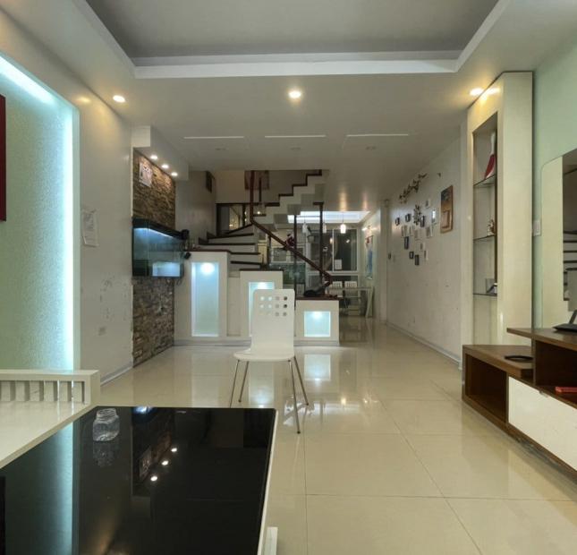 Bán nhà riêng phố Chùa hà, Quận Cầu giấy, 5 tầng, 45m2, ngõ nông