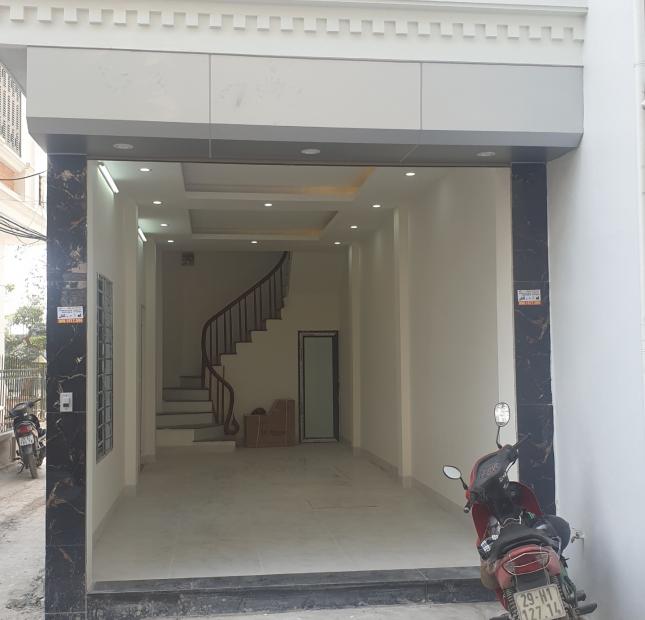 Bán nhà cực đẹp tại hoài đức, giá rẻ S42m2 x 5 tầng, giá: 4.2 tỷ. Phương Canh, ô tô vào nhà