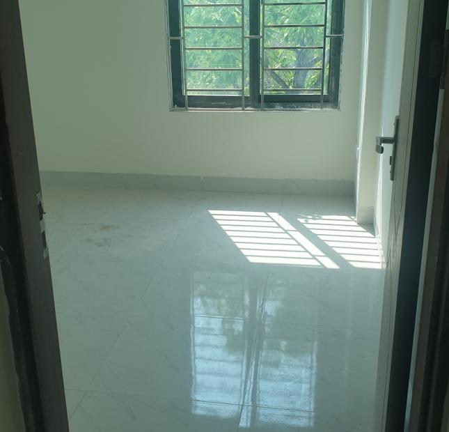 Bán nhà cực đẹp tại hoài đức, giá rẻ S42m2 x 5 tầng, giá: 4.2 tỷ. Phương Canh, ô tô vào nhà