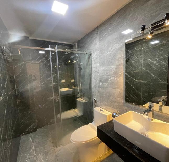Phân lô Vip, Phố Nguyễn Khánh Toàn, Cầu giấy, 5 tầng ,ô tô vào nhà
