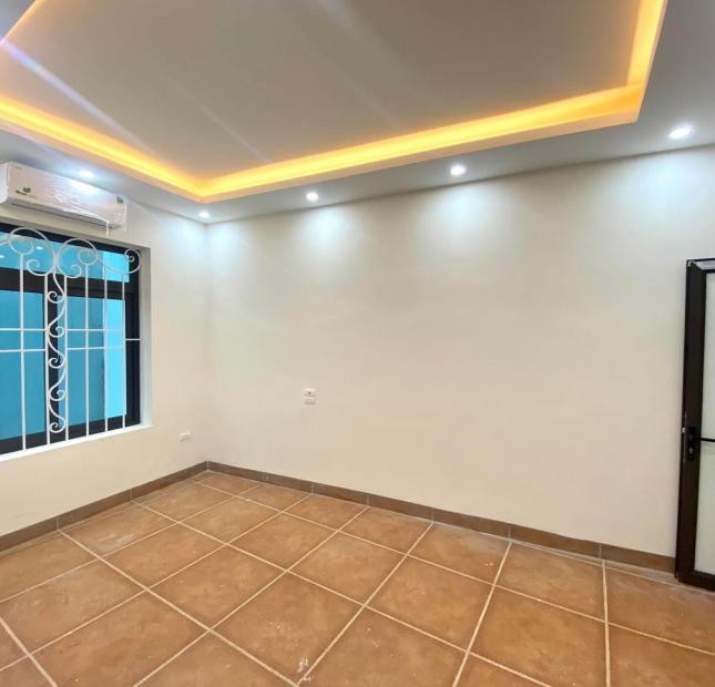 ỐI RỒI ƠI BÁN NHÀ VIỆT HƯNG 42M2, TIỆN ÍCH,GẦN PHỐ,LÔ GÓC, ,50M Ô TÔ.NHỈNH 3 TỶ