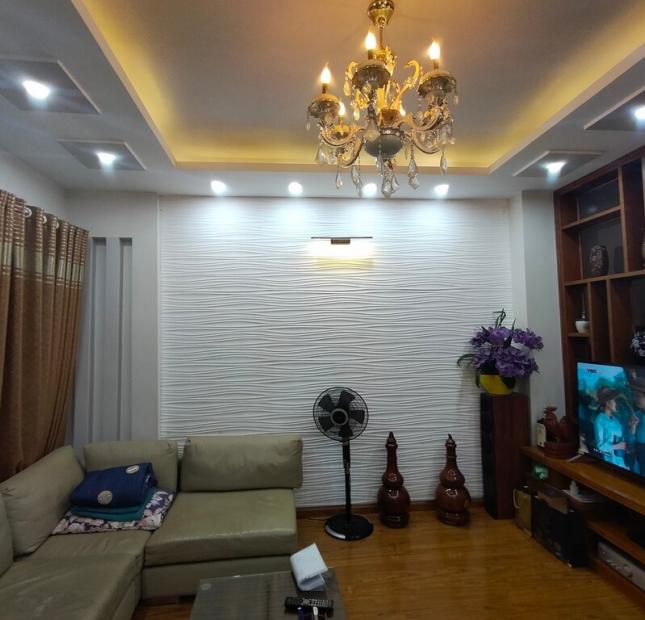 Bán nhà đẹp Láng Hạ, kinh doanh, 42m2, 5 tầng, chỉ 6.3 tỷ.