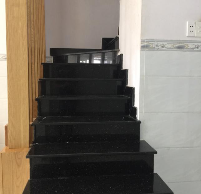 Bán building góc 2 mặt tiền đường Nguyễn Trãi, Quận 5, DT: 5.5 x 15m, thuê 100r/tháng