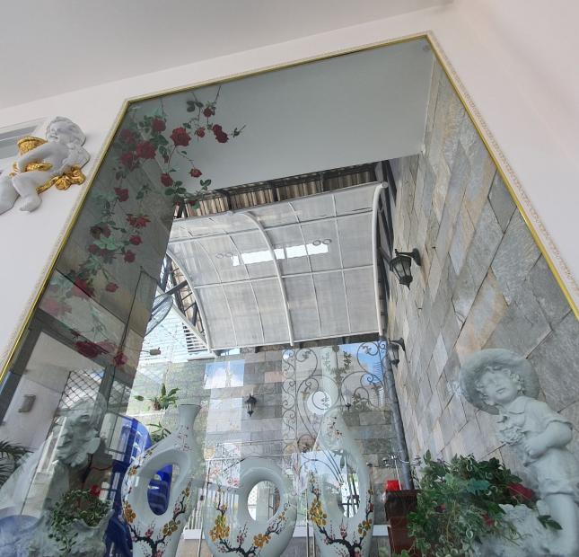 -Bán nhà Nguyễn Ngọc Lộc. P14, Q10.KC: 4 tầng lầu, Giá 9 tỷ TL.        