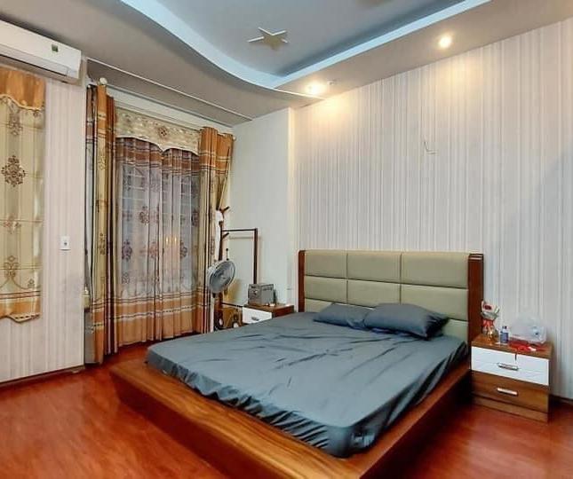 Bán nhà riêng phố Vĩnh Hồ, 5 tầng, Mt 4m, giá chỉ nhỉnh 4 tỷ