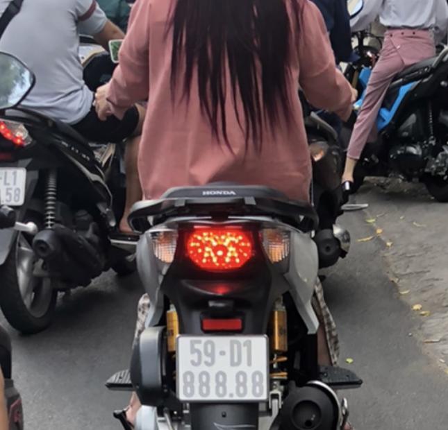 -Bán Nhà HXH Vip đẹp, đường Thành Thái. P14. Q10. DT: 4,2x21 KC: 7 tầng lầu. Giá 18.7 tỷ TL