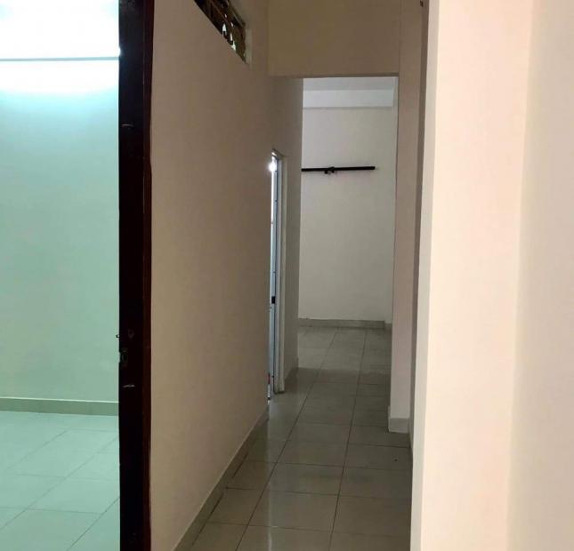 Nhà Trần Bá Giao, ngang 4m5, 2 tầng, 83m2, 8 tỷ 300