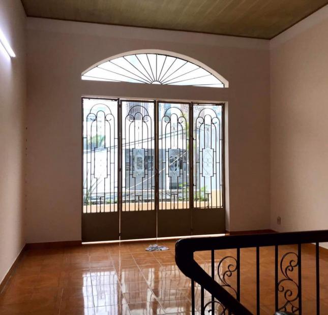 Nhà Trần Bá Giao, ngang 4m5, 2 tầng, 83m2, 8 tỷ 300