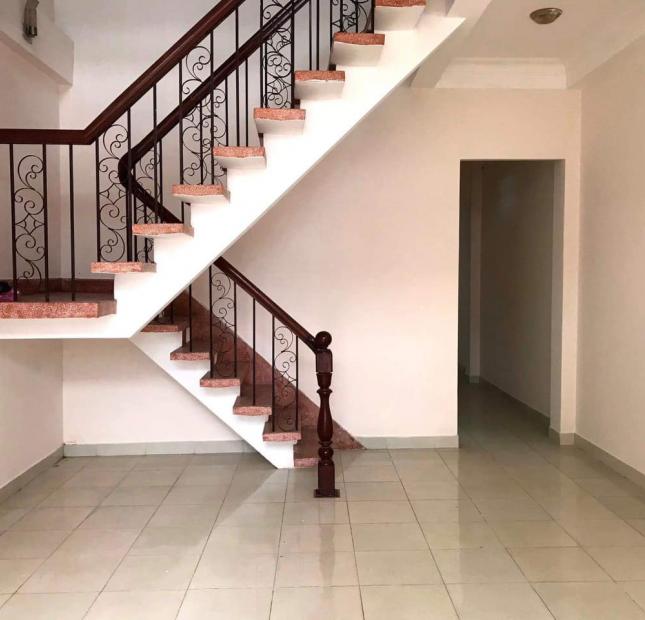 Nhà Trần Bá Giao, ngang 4m5, 2 tầng, 83m2, 8 tỷ 300