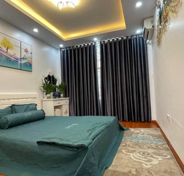 Bán nhà Mỹ Đình 50m 5T mặt tiền 4m. Gần ô tô, tặng nội thất. Giá 4 tỷ 0975626023