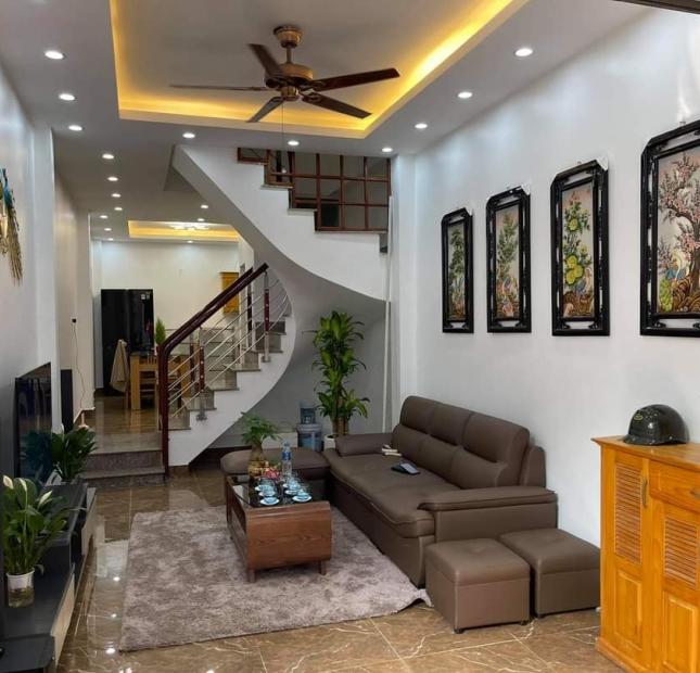 Bán nhà Mỹ Đình 50m 5T mặt tiền 4m. Gần ô tô, tặng nội thất. Giá 4 tỷ 0975626023