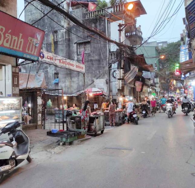 Bán nhà mặt phố Khương Trung, Cổng chợ, Kinh doanh sầm uất