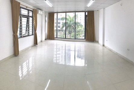 Cho thuê mặt bằng đẹp tầng 2 và 3 làm văn phòng tại mặt đường đôi Tân Mai, quận Hoàng Mai.