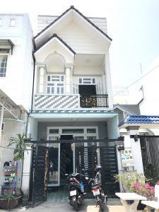 Cần bán nhà mặt tiền 1 trệt 1 lầu vị trí đẹp tại: Cần Thơ