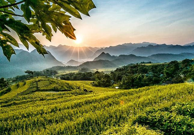 Xa xa trên đỉnh Pu Luông có bán mảnh đất 1300m vuông 2 mặt đường: chỉ 5 tỷ hơn.
