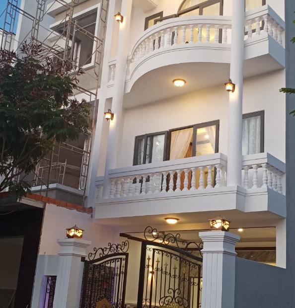 Cần bán nhà phố 3 tầng ngay trung tâm thành phố, nơi nhộn nhịp và sầm uất bậc nhất  Phan Rang.