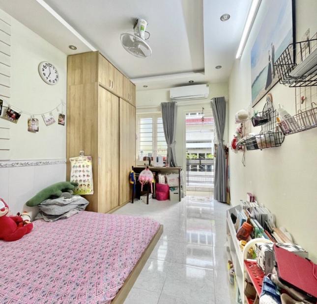 Cần tiền bán biệt thự đường Lê Hồng Phong, Q10, DT 11.5mx18m, 2 lầu, giá chỉ 32,5 tỷ
