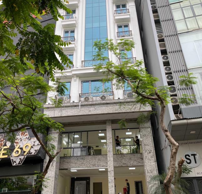 Cho thuê nhà mặt phố Trung Hòa, 150mx 6T, thông sàn, thang máy