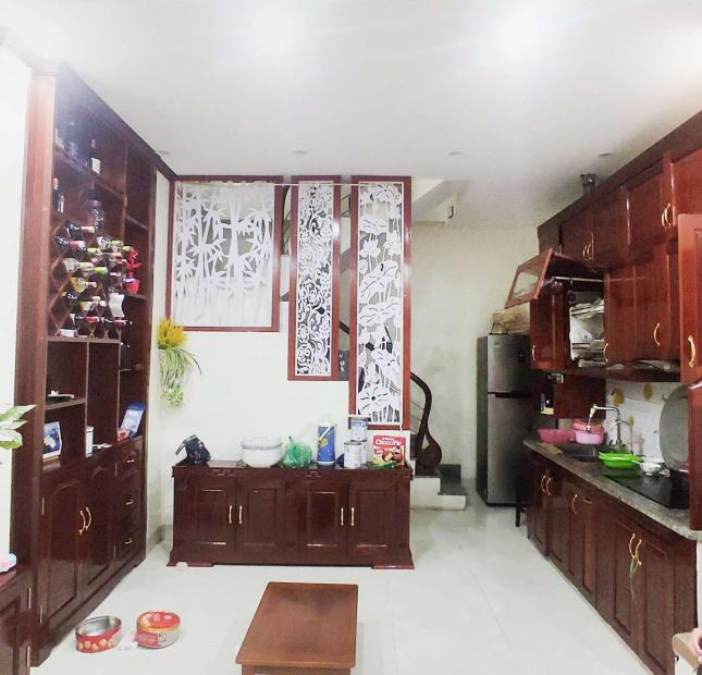 Bán nhà Đức Giang 30mx 4 tầng chỉ với 2.6 tỷ, Lh:0965492571 