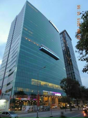 Bán Khách sạn 85 phòng đường Võ Văn Tần,P.5, Q3 10x40m. Trệt, 10 lầu . HĐ thuê: 38.000 USD/tháng . Giá: 400 tỷ