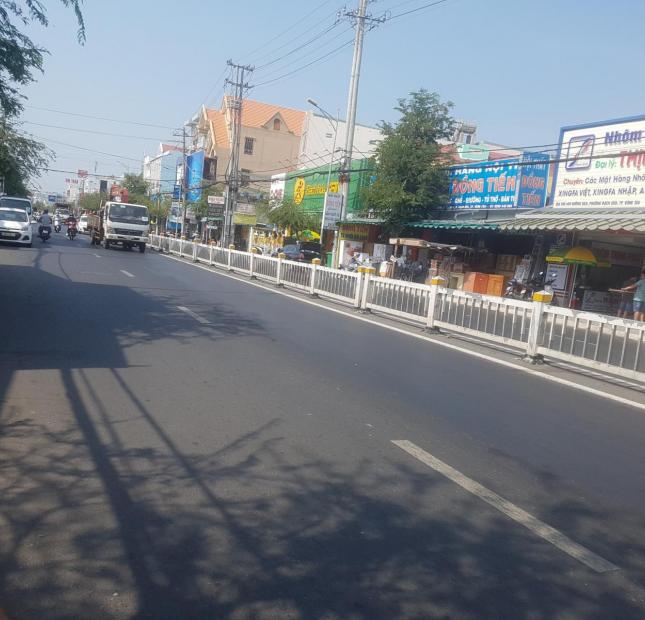 Cho thuê mặt bằng ngang 8m đường 30/4, nhà mới trục sầm uất